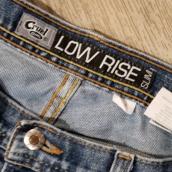 Cruel Girl Jean's - Picture 5 of 6